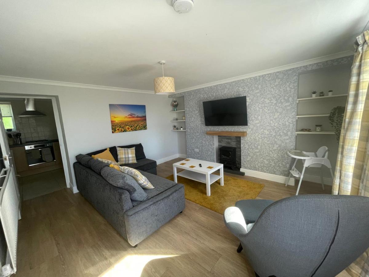 Immaculate One Bedroom Home With Private Parking Swansea Exteriör bild