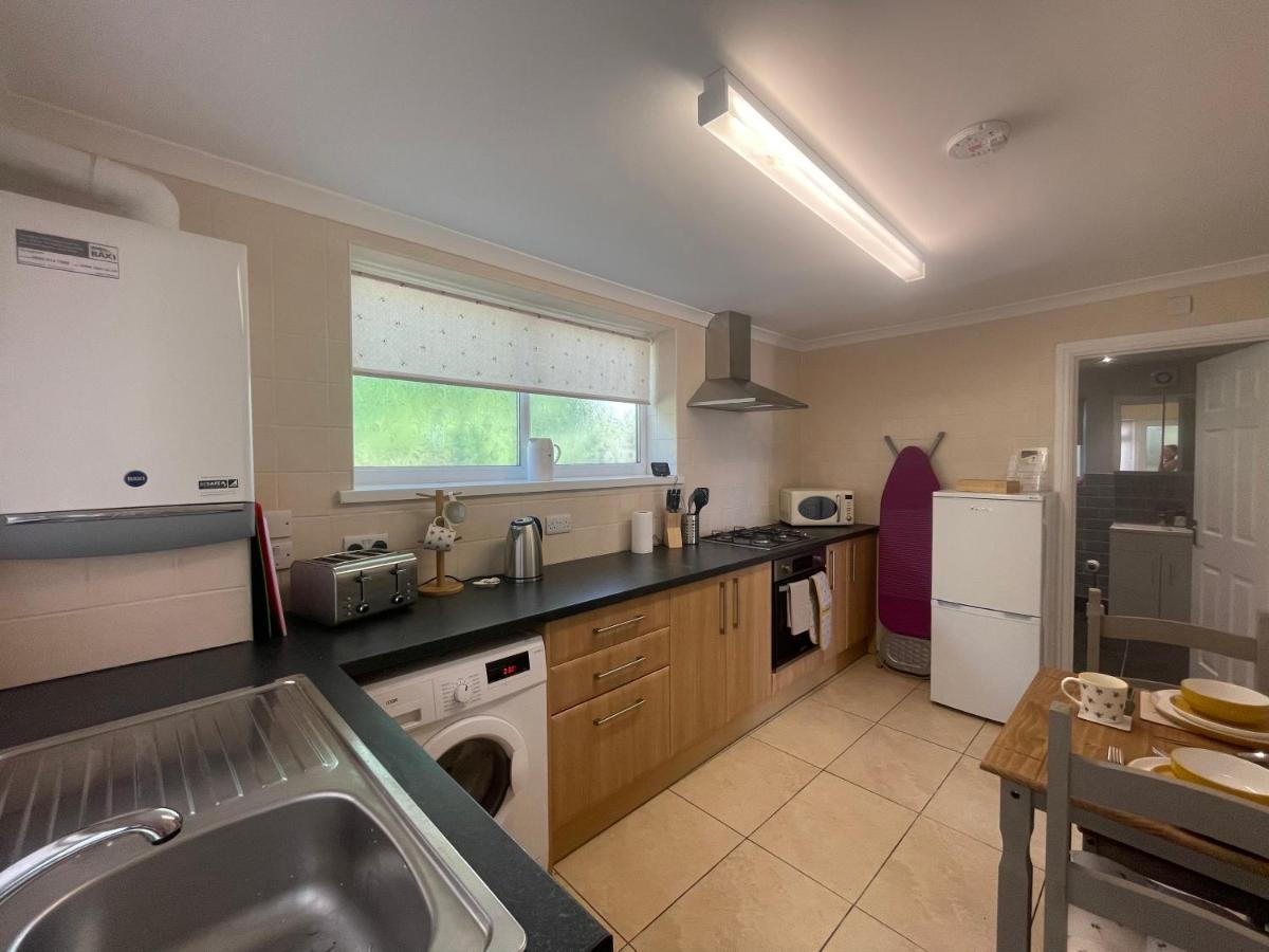 Immaculate One Bedroom Home With Private Parking Swansea Exteriör bild